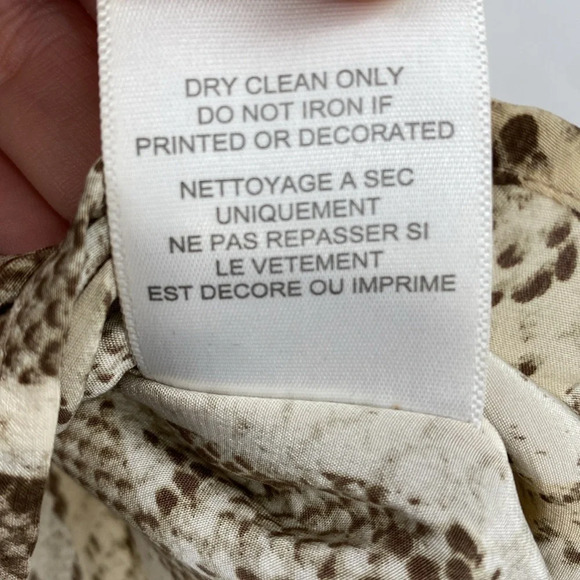 Equipment Femme Silk Blouse Womens Size Small Cream Tan Snakeskin Print Pullover - Picture 6 of 10